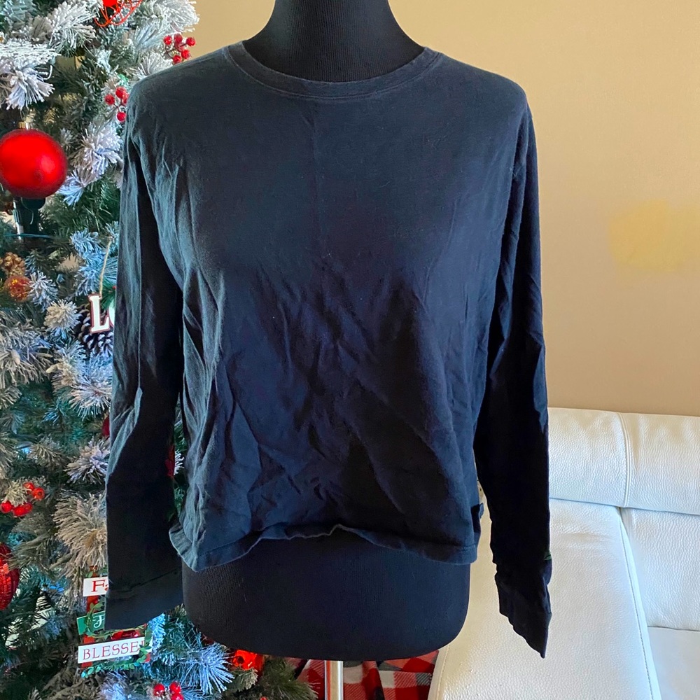 Black sweatshirt with roses Hollister